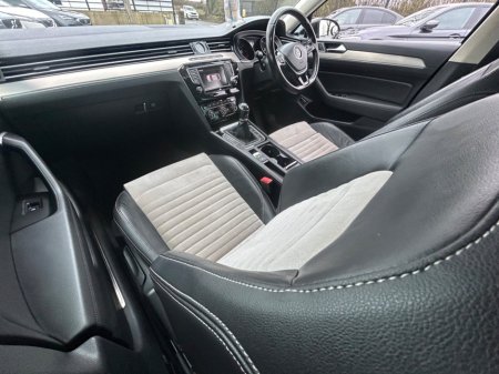 2016 Volkswagen Passat 1.6 TDI 120HP Highline €11,850 thumbnail