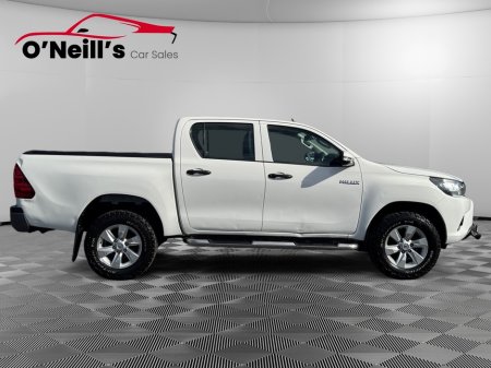 2017 Toyota Hilux - thumbnail 2
