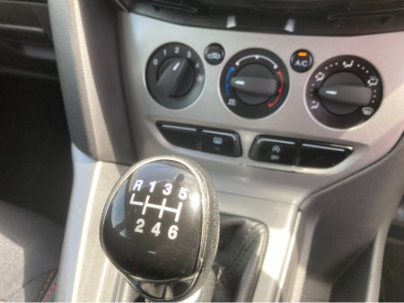 2014 Ford Focus - thumbnail 9