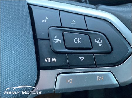 2022 Volkswagen Passat BUSINESS 2.0 TDI MANUAL 6SPEED FWD 150 4DR €25,995 thumbnail