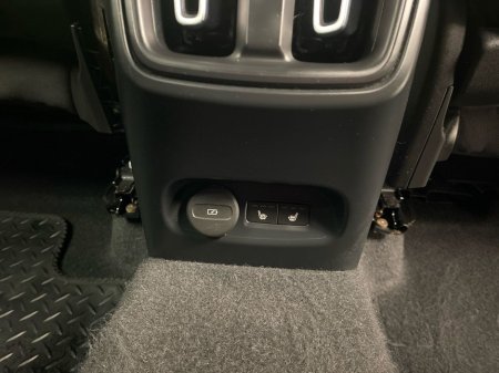 2022 Volvo XC40 - thumbnail 15