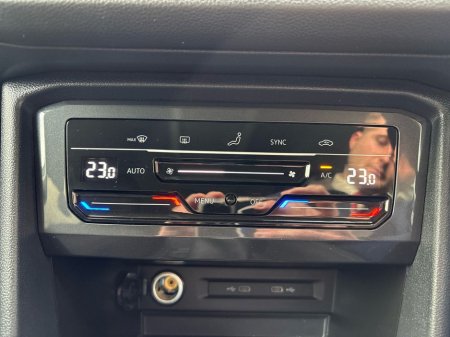 2023 Volkswagen Tiguan Allspace 2.0 TDI 122HP Life €31,975 thumbnail