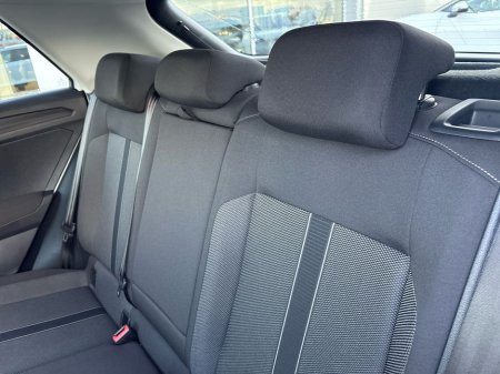 2024 Volkswagen T-Roc T-ROC EDITION 75 1.0TSI M6F 116HP €29,975 thumbnail