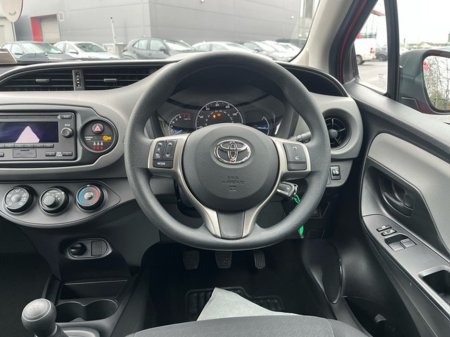2018 Toyota Yaris 1.0 VVT-I ACTIVE 68BHP 5DR €12,950 thumbnail