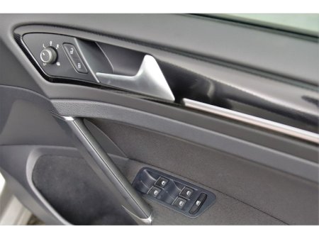 2016 Volkswagen Golf - thumbnail 24