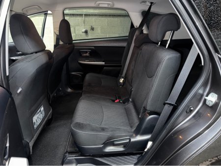 2020 Toyota Prius Alpha 1.8 Hybrid €15,999 thumbnail