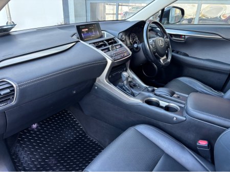 2017 Lexus NX 300 h - thumbnail 14