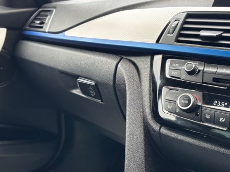 2017 BMW 3 Series - thumbnail 10