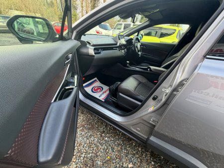 2018 Toyota C-HR 1.8 HYBRID LUNA €18,900 thumbnail