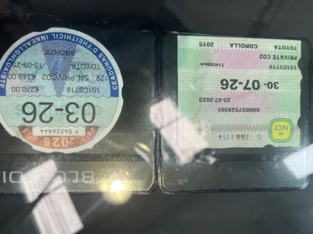 2015 Toyota Corolla - thumbnail 8