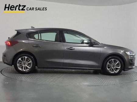 2023 Ford Focus - thumbnail 2