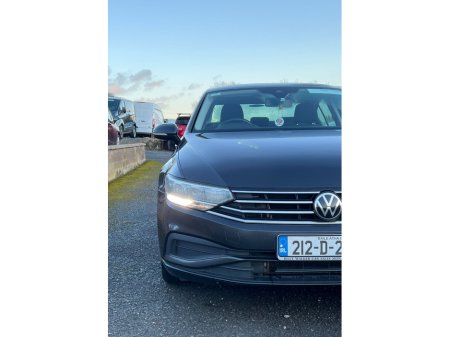2021 Volkswagen Passat 2.0 TDI 150HP €15,950 thumbnail