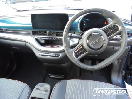 2025 Fiat 500e - view 2