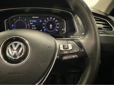 2020 Volkswagen Tiguan HIGHLINE 2.0 TDI MANUAL LOW KMS 150HP VW/AUDI SPECIALISTS WWW.DENISDARCYCARS.IE thumbnail