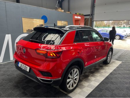2021 Volkswagen T-Roc - thumbnail 2