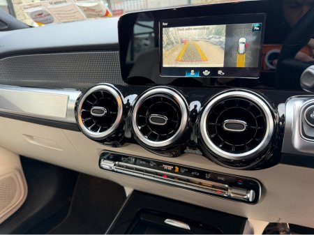 2021 Mercedes-Benz GLB 180 D AUTO 7 5DR €34,950 thumbnail