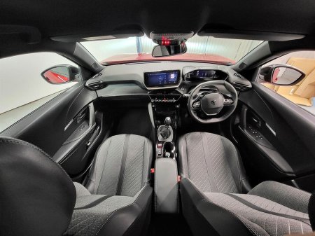 2025 Peugeot 2008 1.2 Puretech 100bhp Allure €31,975