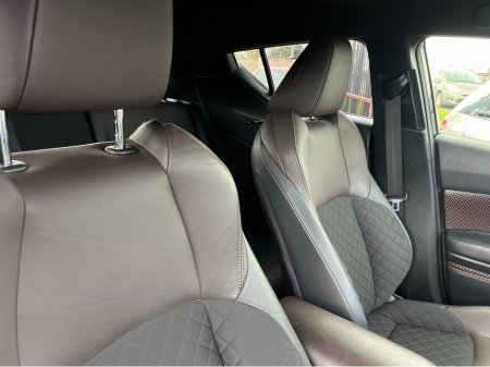 2018 Toyota C-HR 1.8 HYBRID AUTO LOW KM HIGH SPEC thumbnail