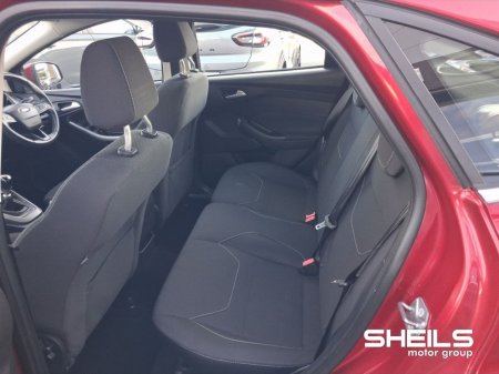 2017 Ford Focus - thumbnail 7