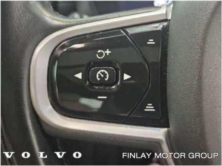 2022 Volvo XC60 B4 MHEV DSL (197hp) Inscription AWD €45,950 thumbnail