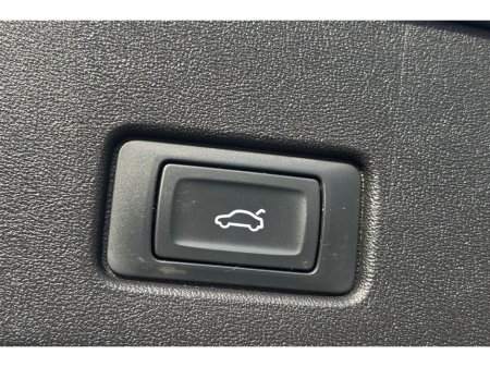 2023 Audi Q4 e-tron E-TRON S LINE 40 €32,137 thumbnail