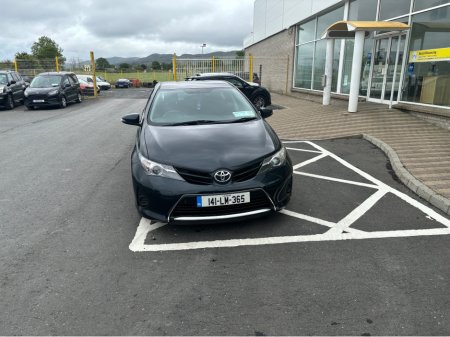 2014 Toyota Auris 1.4 D-4D ACTIVE S/S 90BHP €10,500