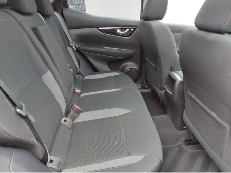 2019 Nissan Qashqai 1.2 SV 18 5DR PANORAMIC ROOF IDEAL FAMILY SUV €16,995 thumbnail