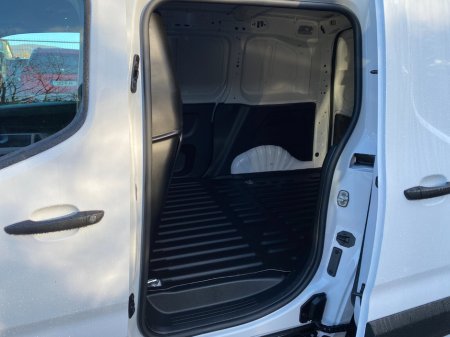 2024 Peugeot Partner  €18,618 thumbnail