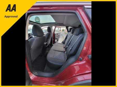 2016 Nissan Qashqai - thumbnail 4