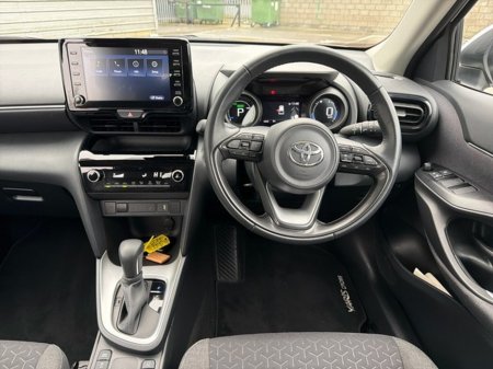 2023 Toyota Yaris Cross LUNA HYBRID AUTOMATIC // REAR CAMERA // AIR CON // SMART ENTRY/SMART START // TOYOTA SAFETY SENSE // FULL WARRANTY €27,445 thumbnail