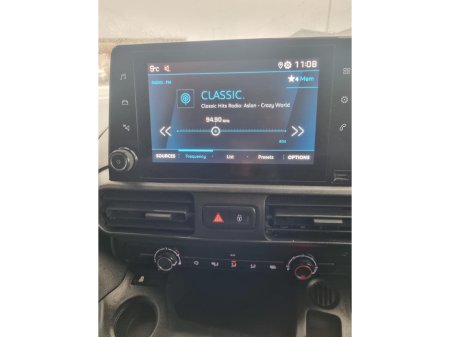 2020 Peugeot Partner  €10,950 thumbnail