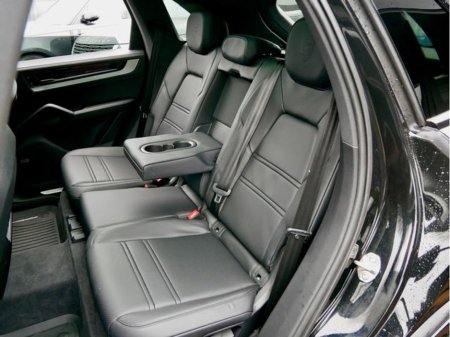 2025 Porsche Cayenne - thumbnail 16