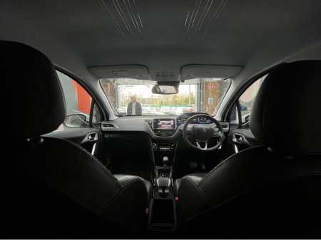 2017 Peugeot 2008 - thumbnail 12