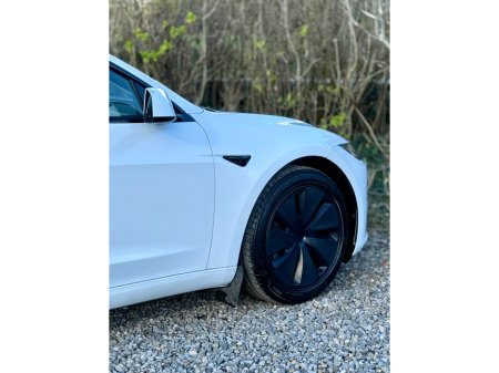 2025 Tesla Model 3 - thumbnail 33