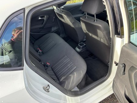 2016 Volkswagen Polo TRENDLINE 1.0 60HP MANUAL 5SPEED 5DR €9,950 thumbnail