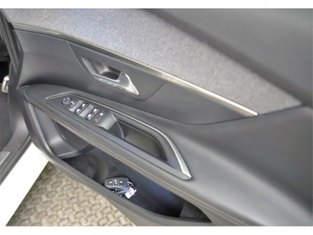 2019 Peugeot 3008 - thumbnail 25