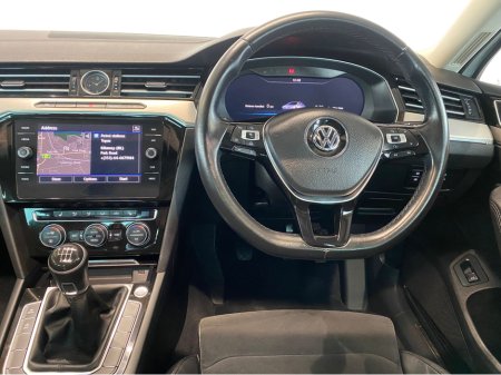 2018 Volkswagen Passat - thumbnail 11