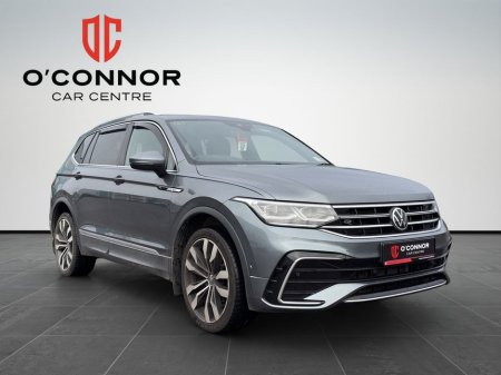2022 Volkswagen Tiguan Allspace 2.0D AUTO R-LINE "Pan roof above you, DSG doing the work for you — driving doesn’t get easier than this" €44,888 thumbnail