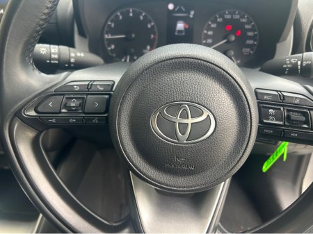 2024 Toyota Yaris - thumbnail 6