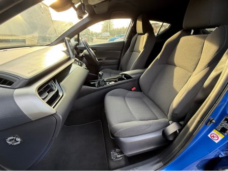 2019 Toyota C-HR - thumbnail 11