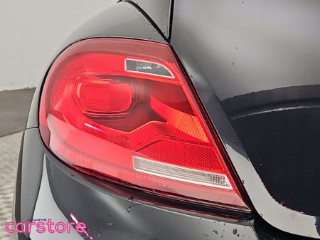 2017 Volkswagen Beetle - thumbnail 16