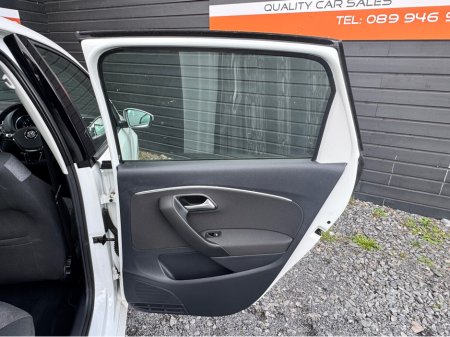 2015 Volkswagen Polo - thumbnail 16