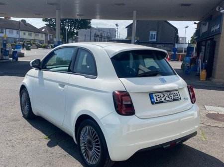 2025 Fiat 500e Icon EV 320km Range €19,950 thumbnail