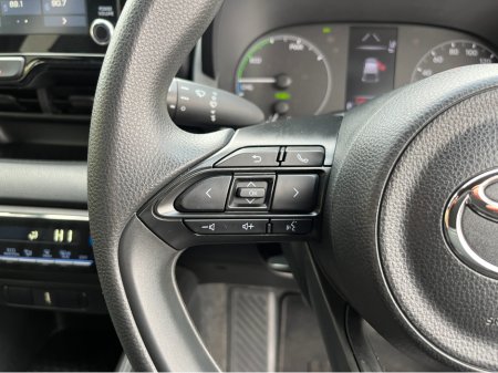 2020 Toyota Yaris - thumbnail 20