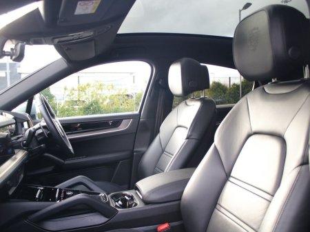 2024 Porsche Cayenne E-Hybrid Coupe €105,000 thumbnail