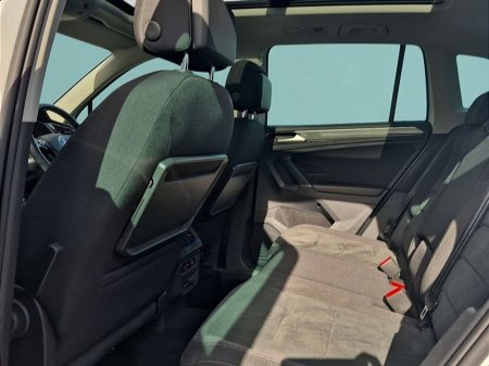 2018 Volkswagen Tiguan - thumbnail 8