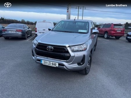 2021 Toyota Hilux - view 2