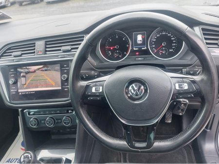2018 Volkswagen Tiguan - thumbnail 2