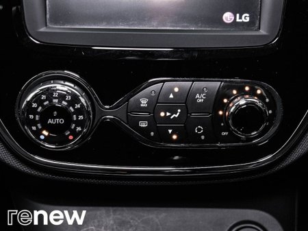 2015 Renault Captur dCi 90 S&S INTENSE €9,950 thumbnail