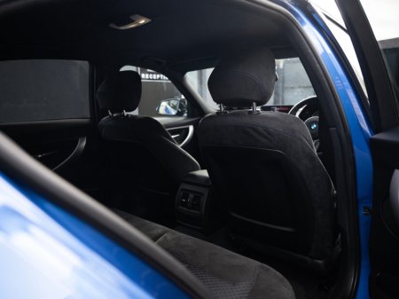 2013 BMW 3 Series - thumbnail 24